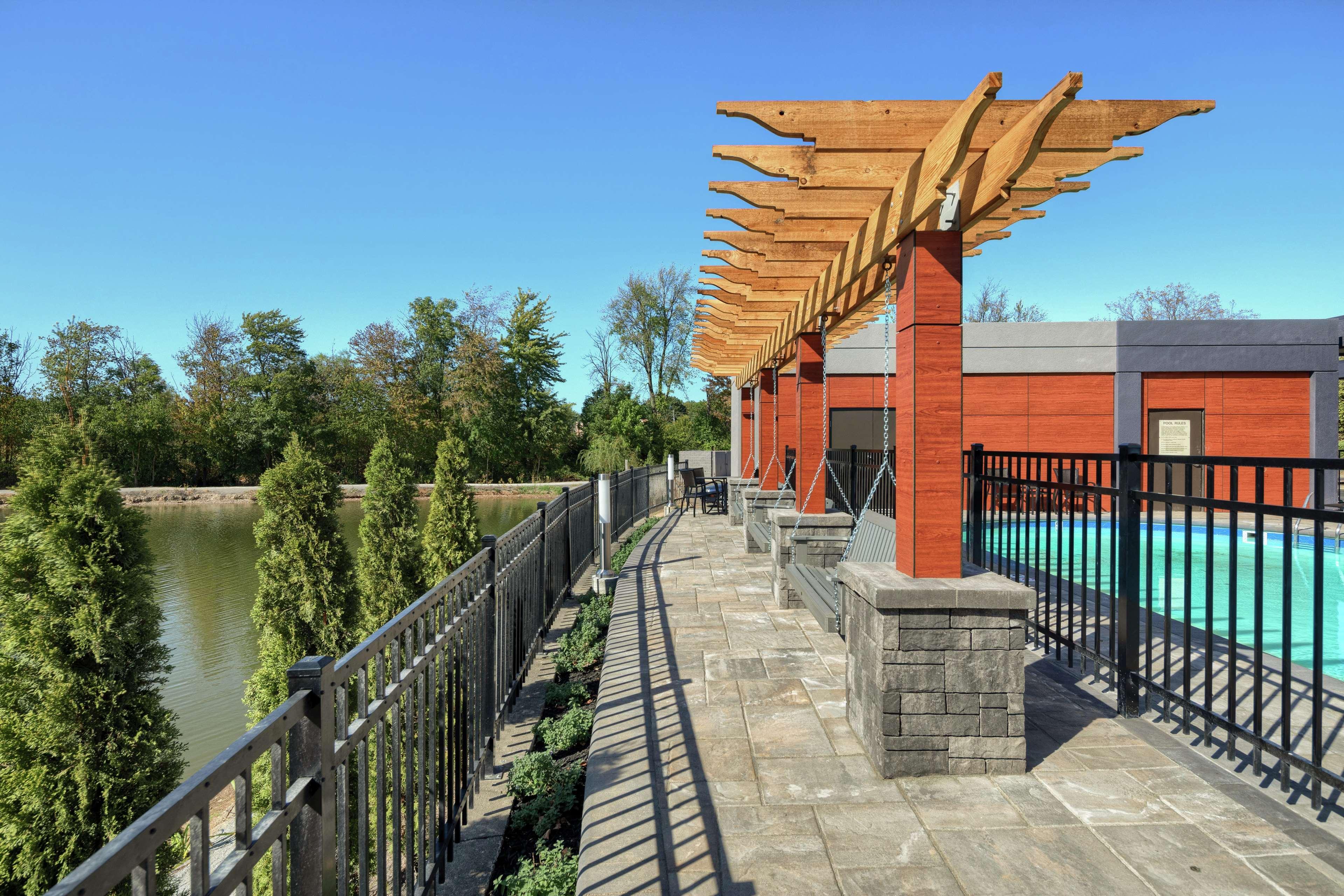 Hampton Inn Louisville Northeast Exterior foto