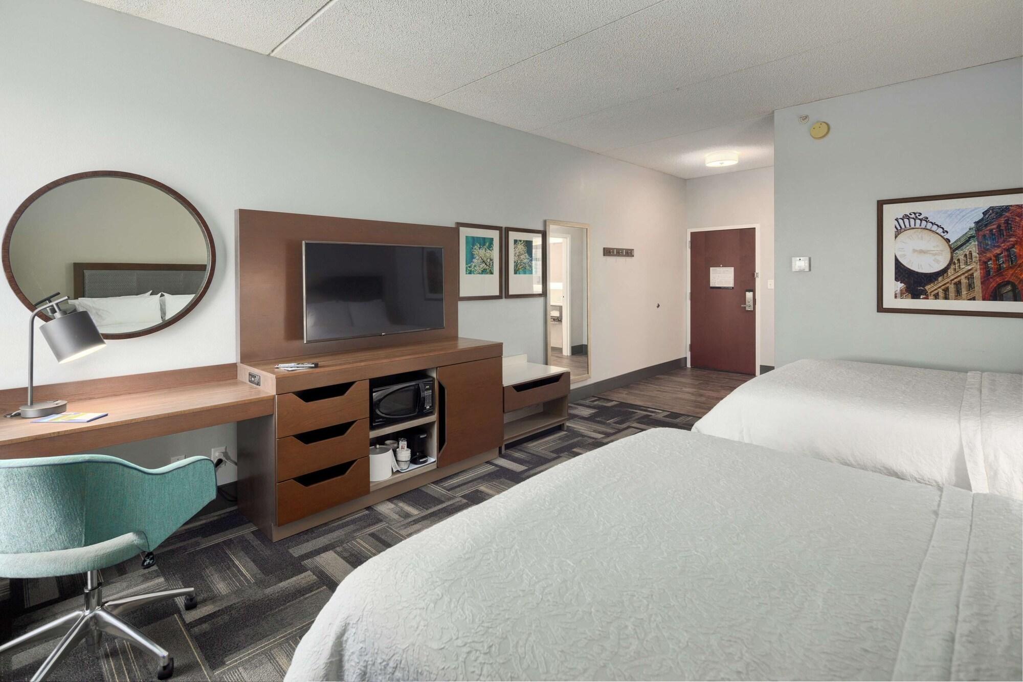 Hampton Inn Louisville Northeast Exterior foto