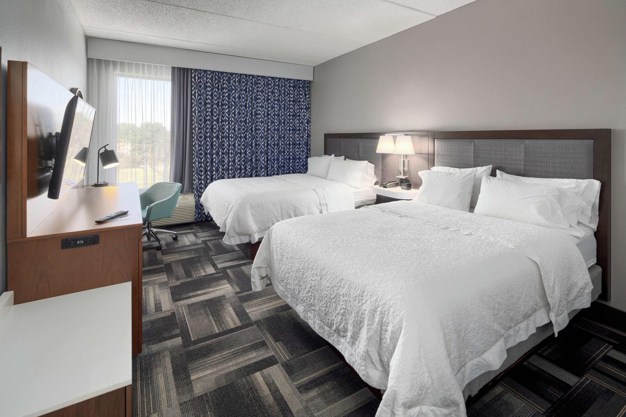 Hampton Inn Louisville Northeast Exterior foto