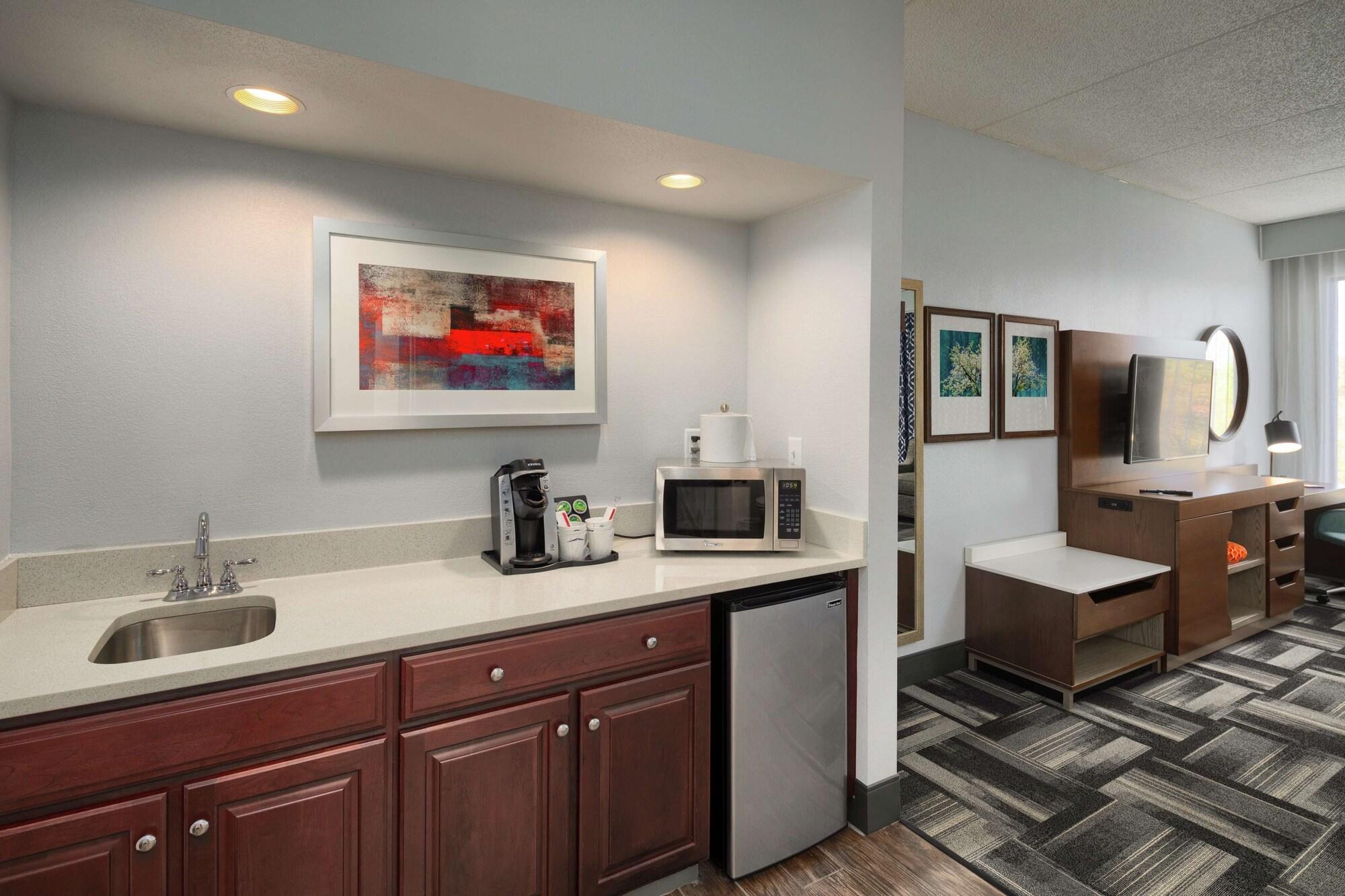 Hampton Inn Louisville Northeast Exterior foto