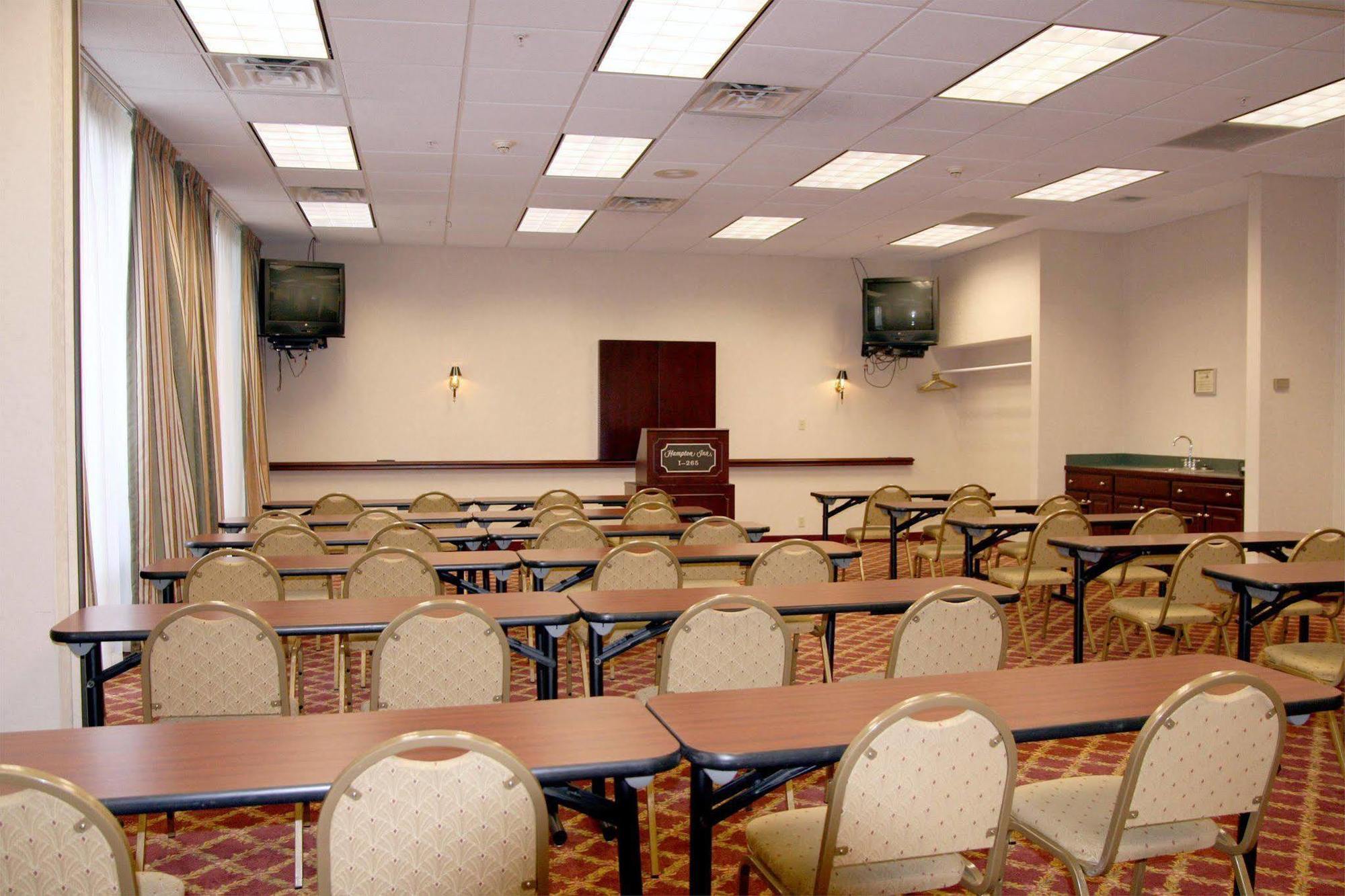 Hampton Inn Louisville Northeast Facilități foto