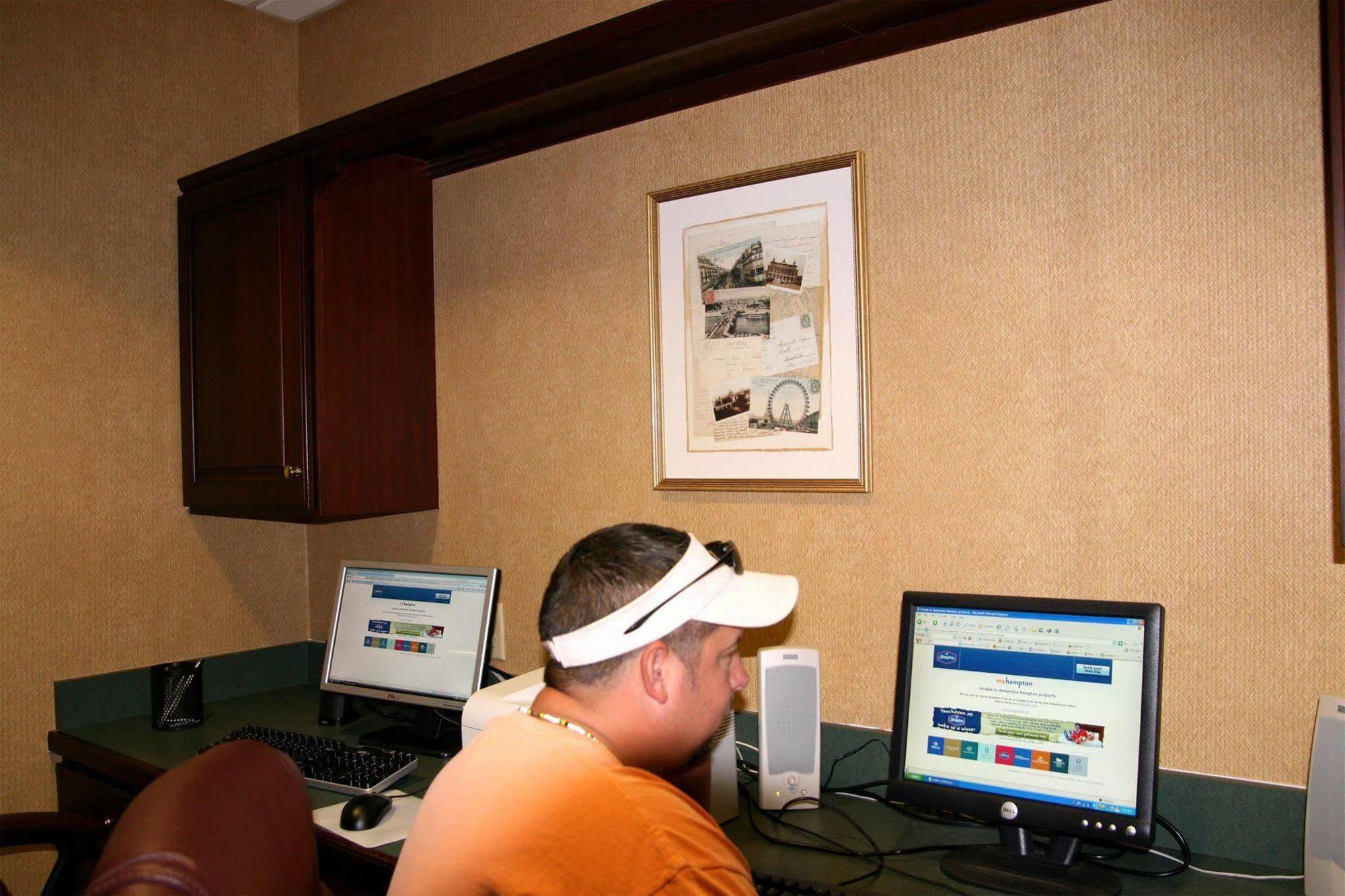 Hampton Inn Louisville Northeast Facilități foto